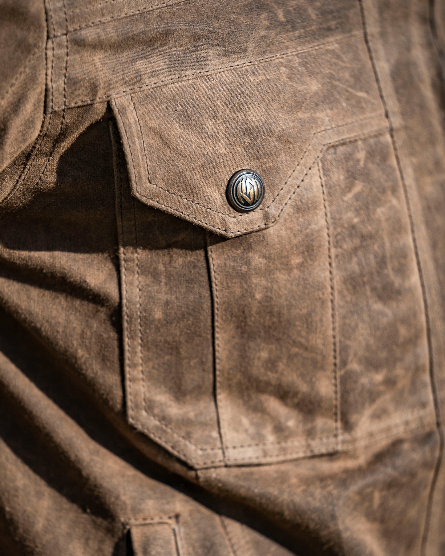 Tracker jacket pocket detail