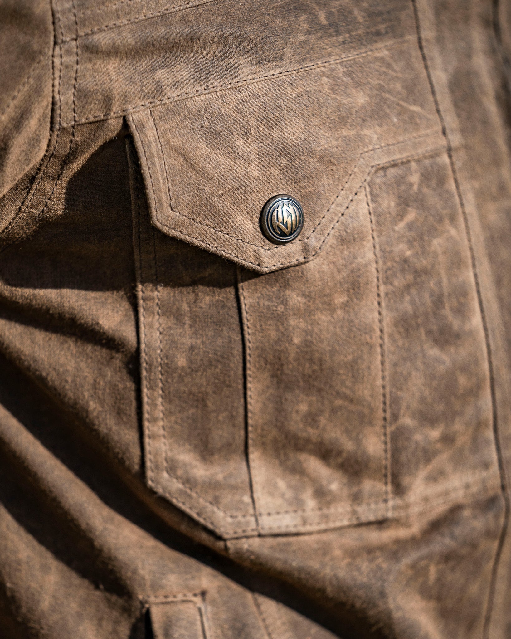Tracker jacket pocket detail