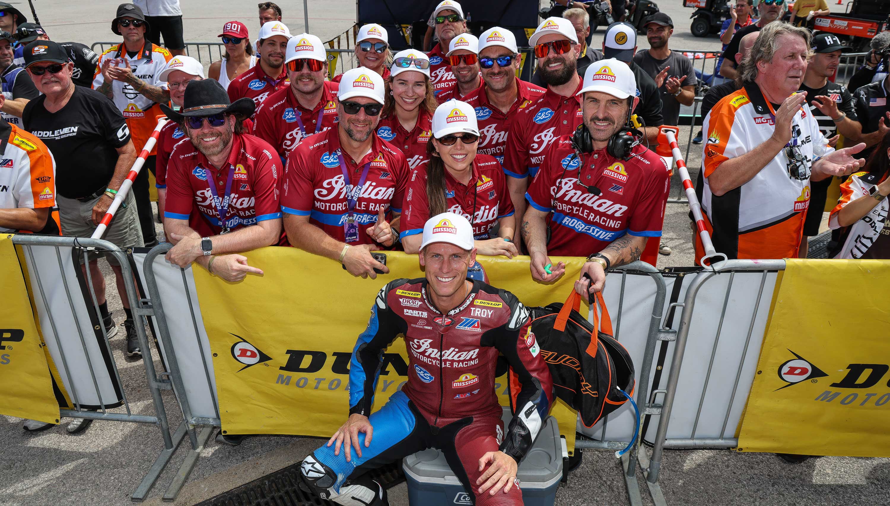 Troy Herfoss celebrates King of the Baggers championship